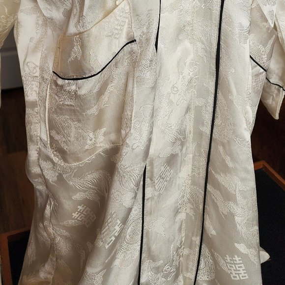 Vintage-Made Japanese Silk Robe - Picture 7 of 7